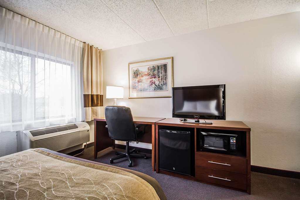 Comfort Inn & Suites Madison Airport - photo 9