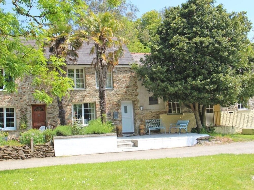 Castle Cottage — 4-Star Luxury Hotel in Truro, United Kingdom