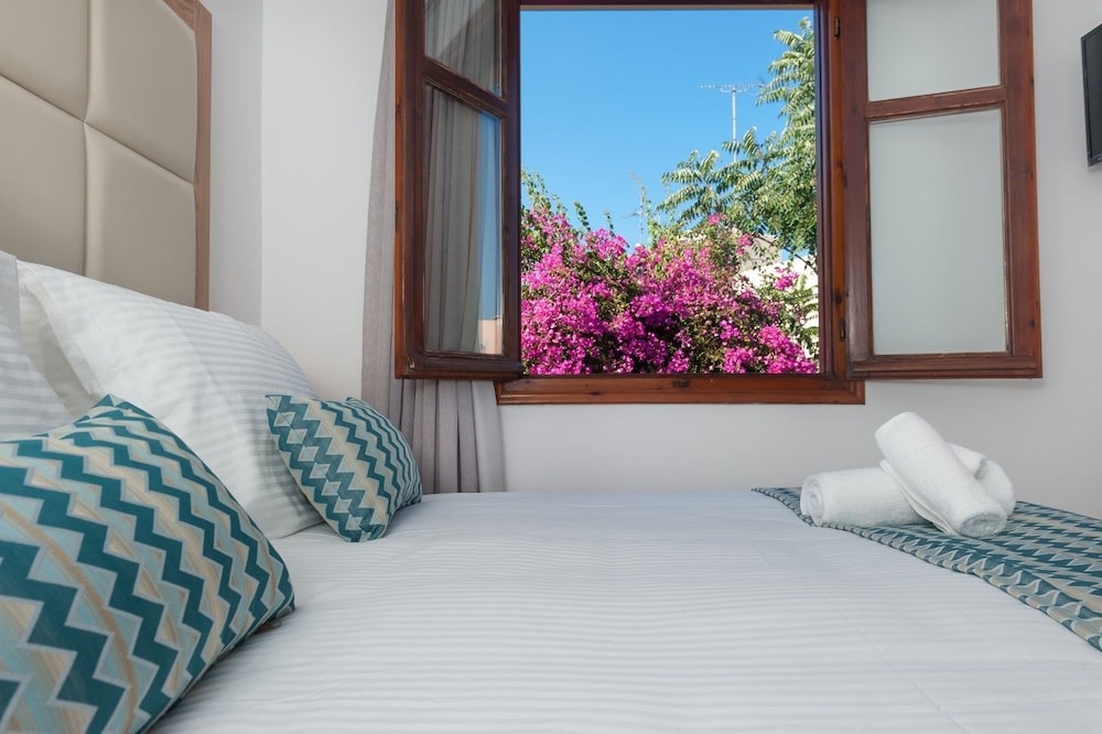 Pallazzo Fortezza — 4-Star Luxury Hotel in Rethymno, Greece