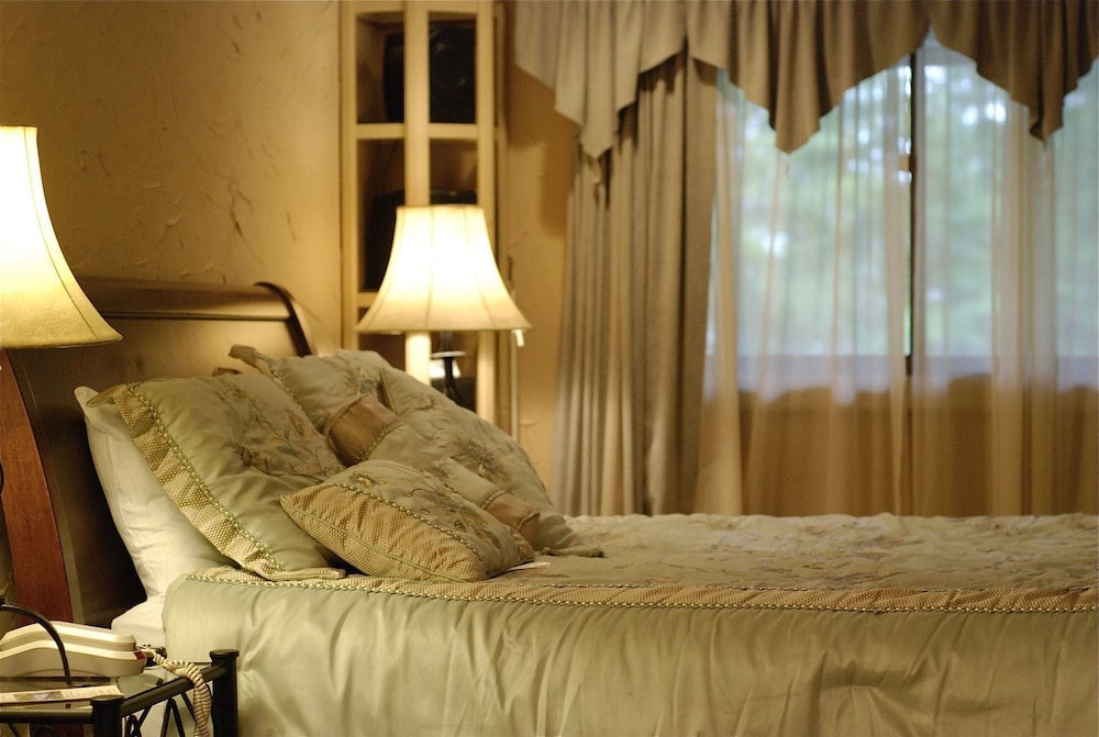 Wrens Nest Inn - photo 10