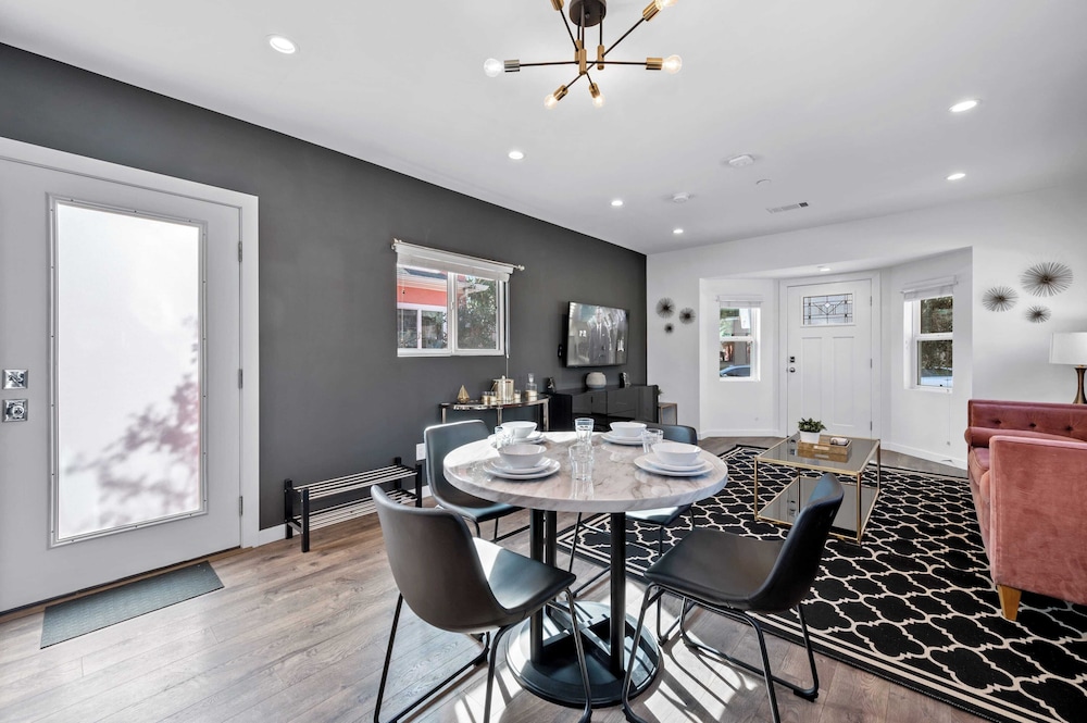The Gower Street Bungalows by AvantStay - photo 7
