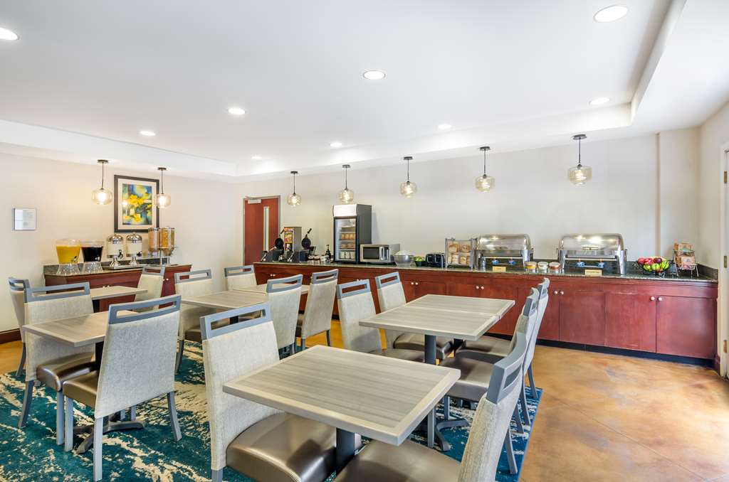 Best Western Plus Waynesboro Inn & Suites Conference Center - photo 10