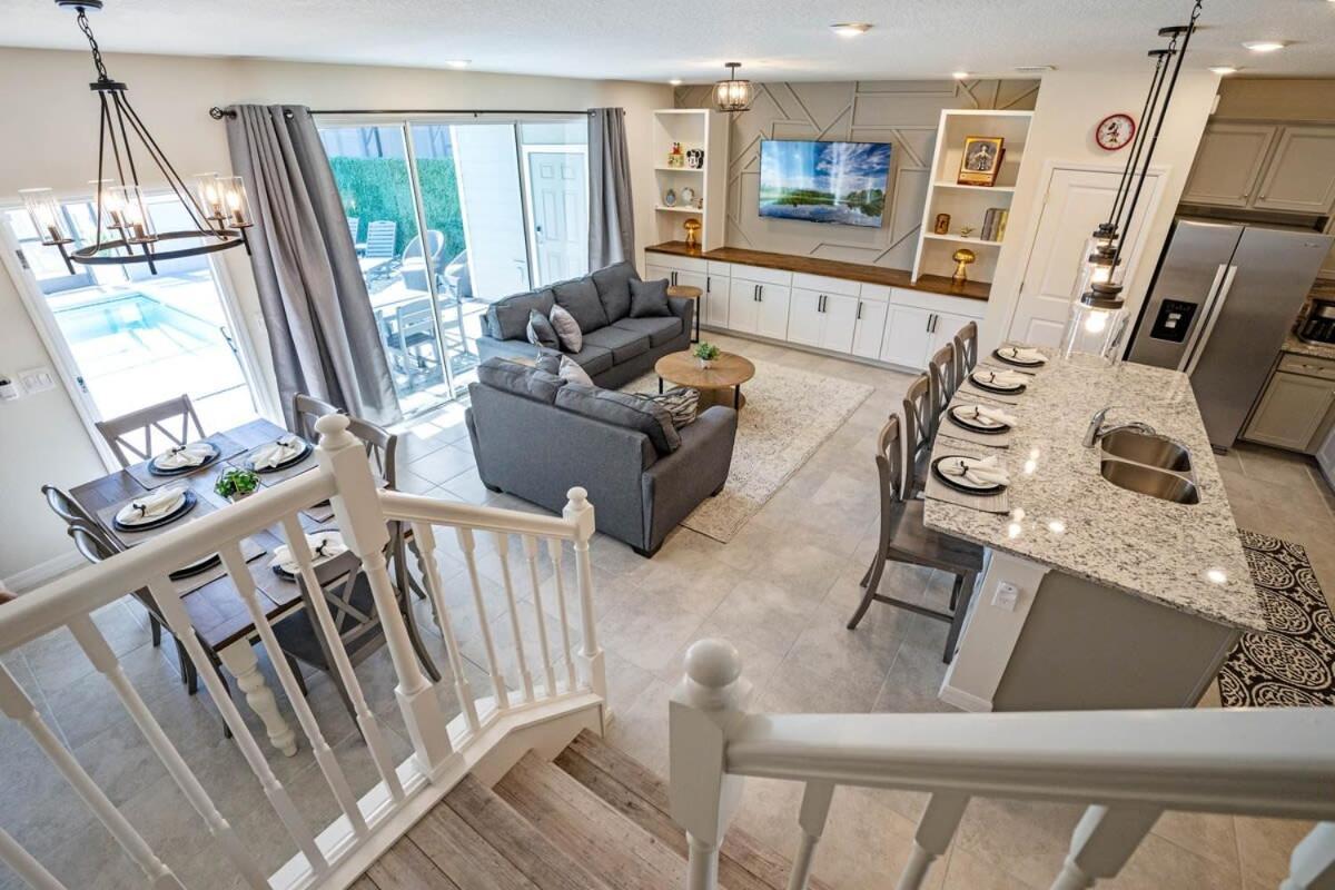 Amazing 4BR pool house with theme rooms — 4-Star Luxury Hotel in Davenport, United States