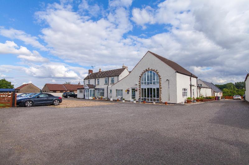 Whittonlodge sleeps28 Hottub pool table — 4-Star Luxury Hotel in Chesterfield, United Kingdom