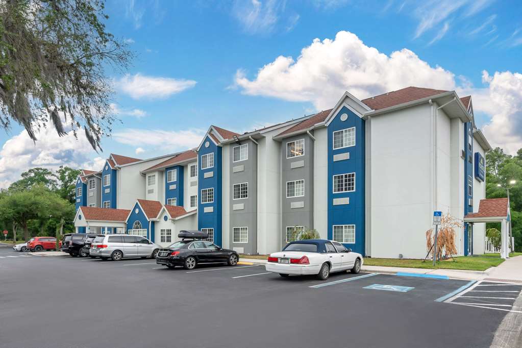 Microtel Inn & Suites by Wyndham Brooksville - photo 6
