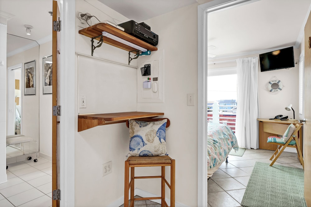 Sandpeddler Inn & Suites - photo 282