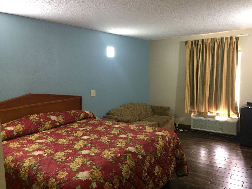 Briarwood Inn - photo 8