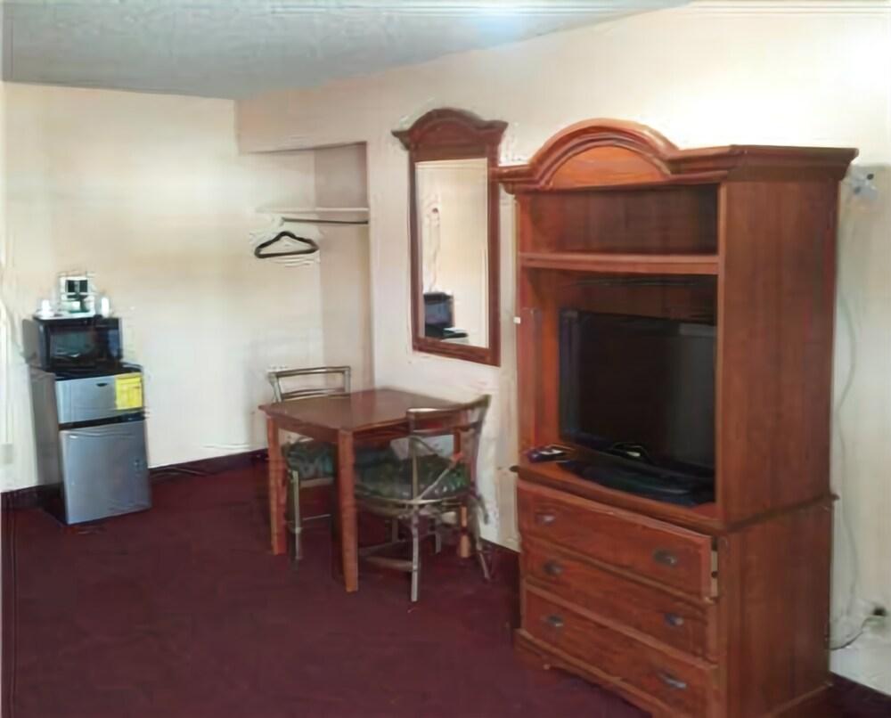 Shamrock Motel - photo 14