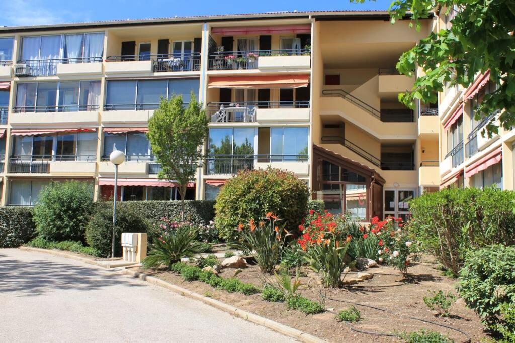 Joli T2 3mn mer WiFi Parking - last minute hotel in La Seyne-Sur-Mer