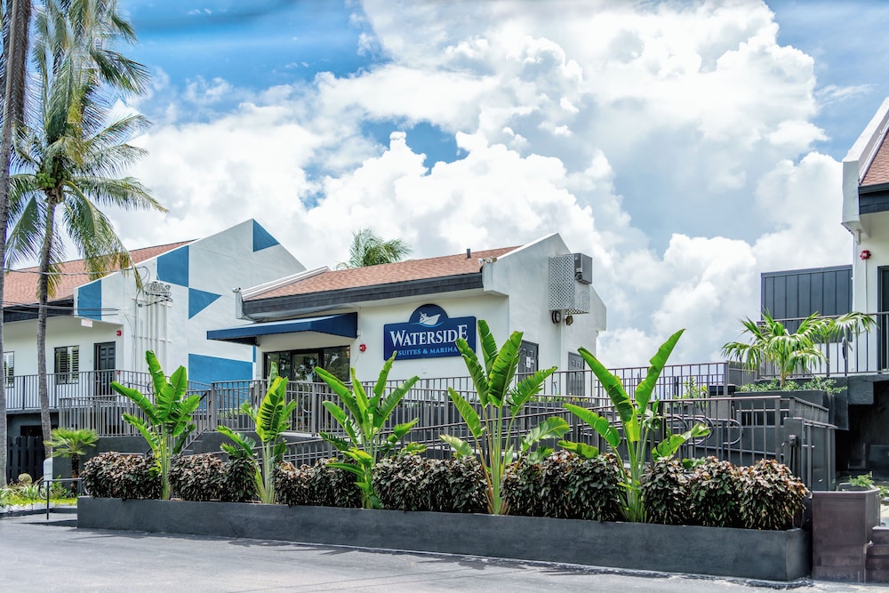 Waterside Suites & Marina - photo 45