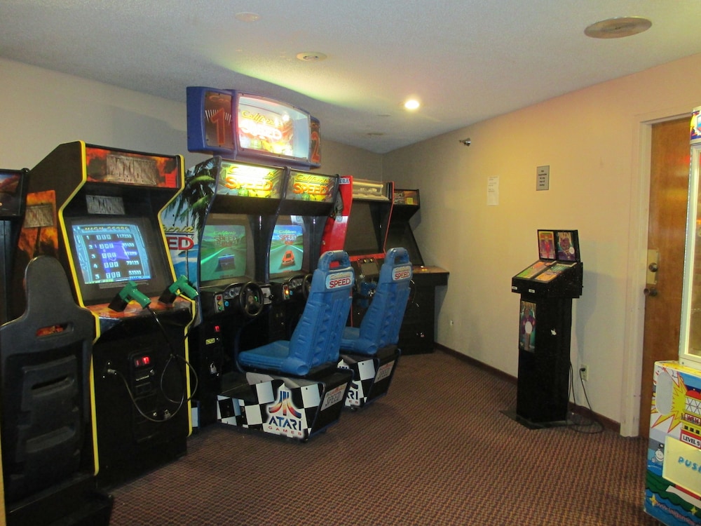 Salina Ambassador Hotel and Conference Center - photo 21