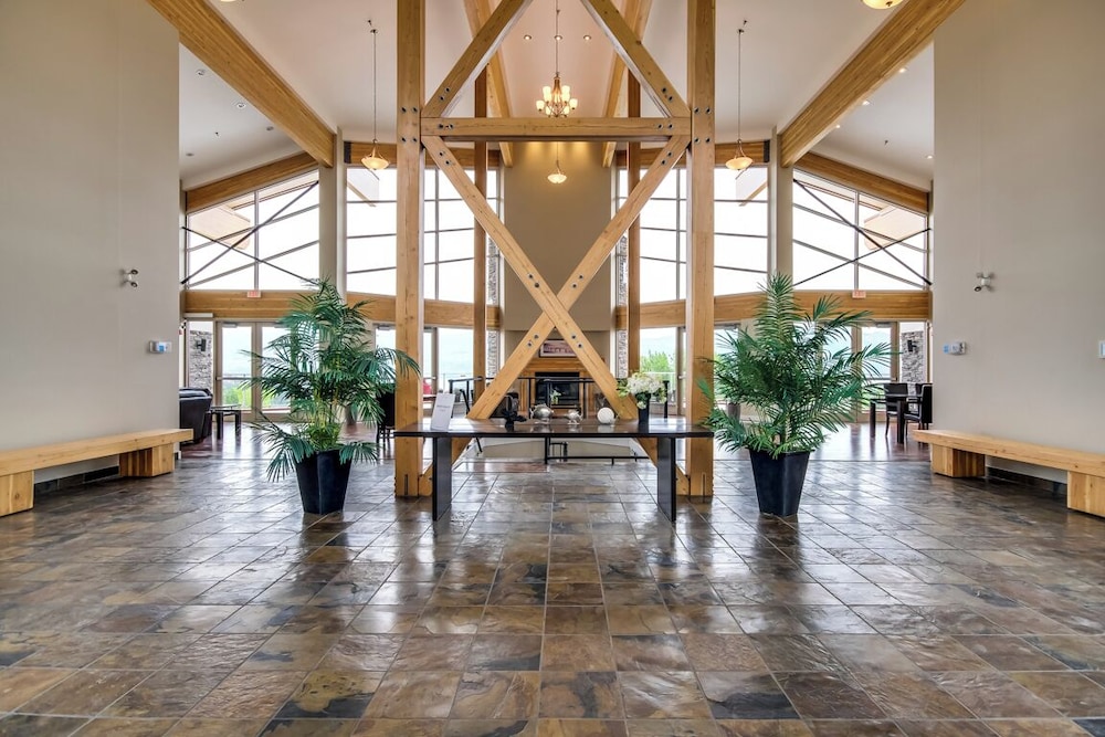 Top Floor Condo at Amenity Rich Resort in West Kelowna, Canada