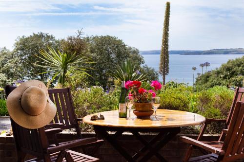 The Old Coastguard Station — 4-Star Luxury Hotel in Falmouth, United Kingdom