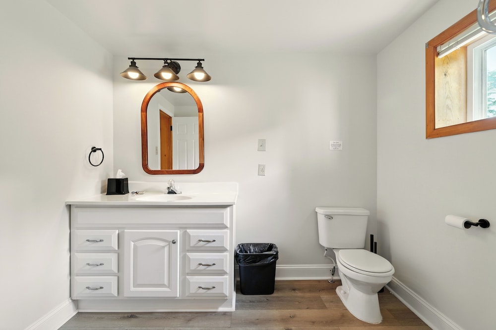 Hillside Motel LLC - photo 126