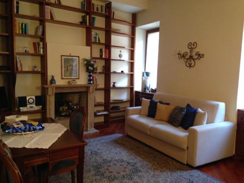 A Casa Di Zia Lola — 4-Star Luxury Hotel in Rome, Italy