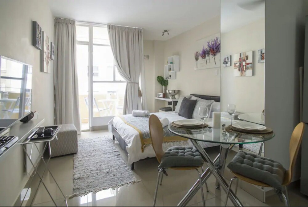Cape Sky Studio Apartment Near Cticc and V&A Waterfront