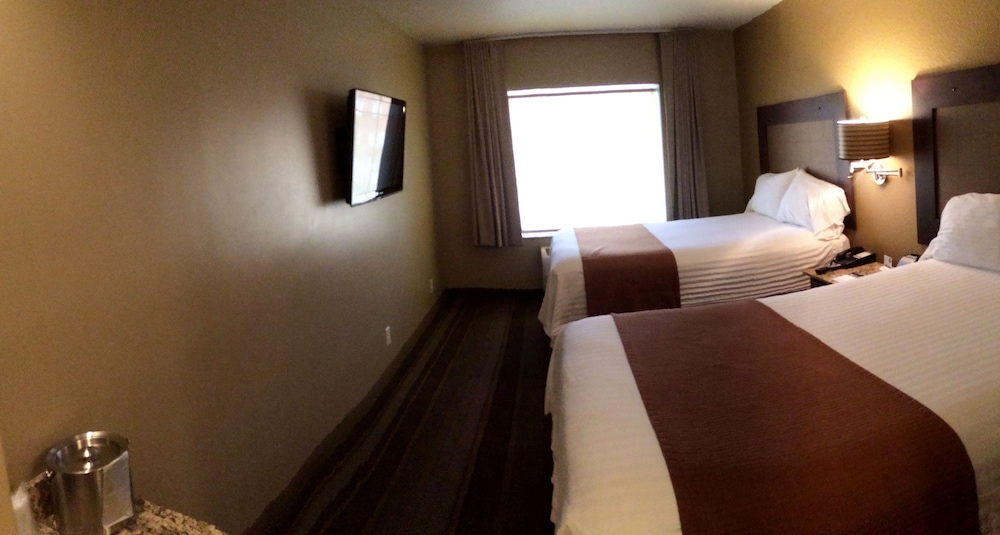 East Avenue Inn & Suites - photo 19