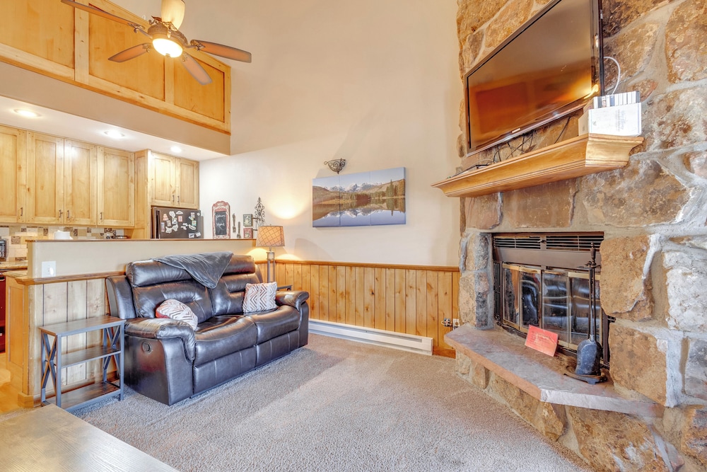 The Inn at Silver Creek Resort Retreat with Balcony in Granby, United States