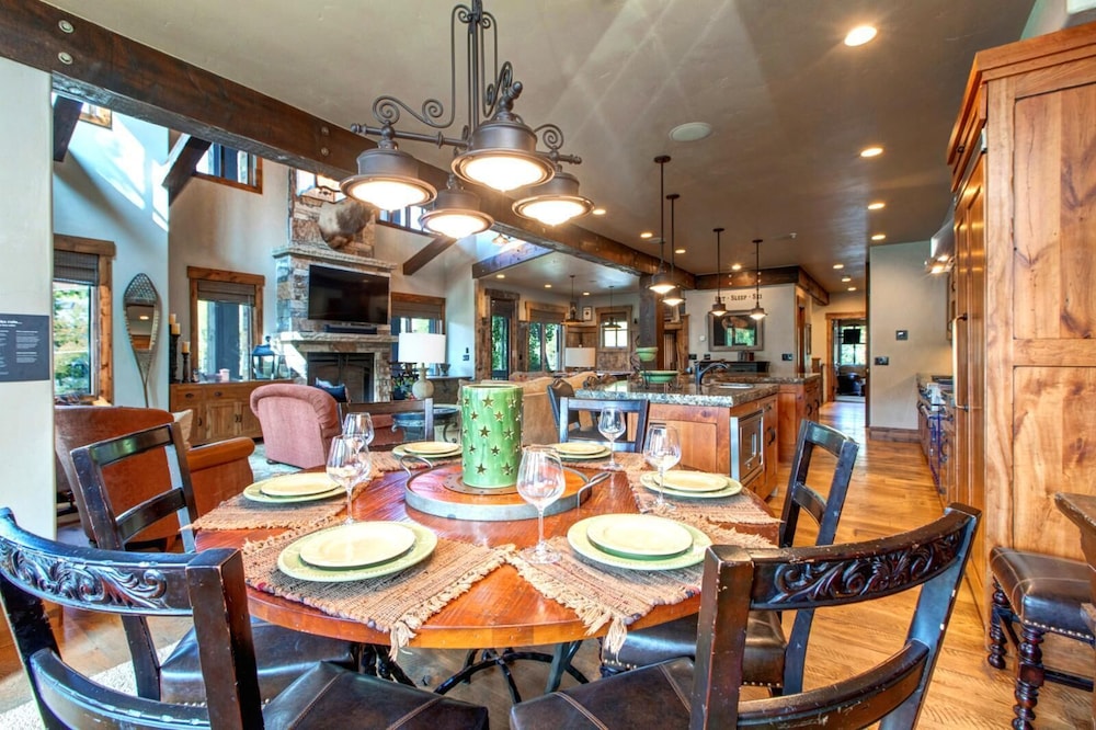 Best Location Steps to Main St Free City Bus to Deer Valley PC Resort Expansive 4 Bedroom Penthouse with Hot Tub BBQ PRH 685 by KBM Resorts - photo 32