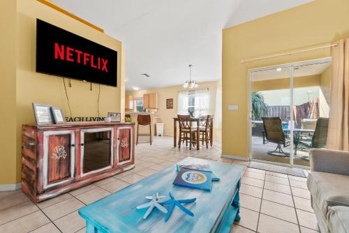 Sunset Serenity 3br Beach Townhome With Outdoor Patio New Hot Tub Steps To Ocean Fun — Melbourne