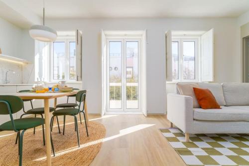 Modern & Bright Faro Mercado Apt 12 by Lisbeyond — 4-Star Luxury Hotel in Faro, Portugal