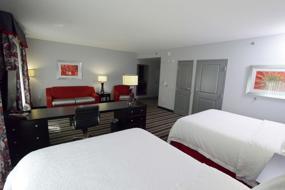 Hampton Inn & Suites Albany At Albany Mall - photo 10