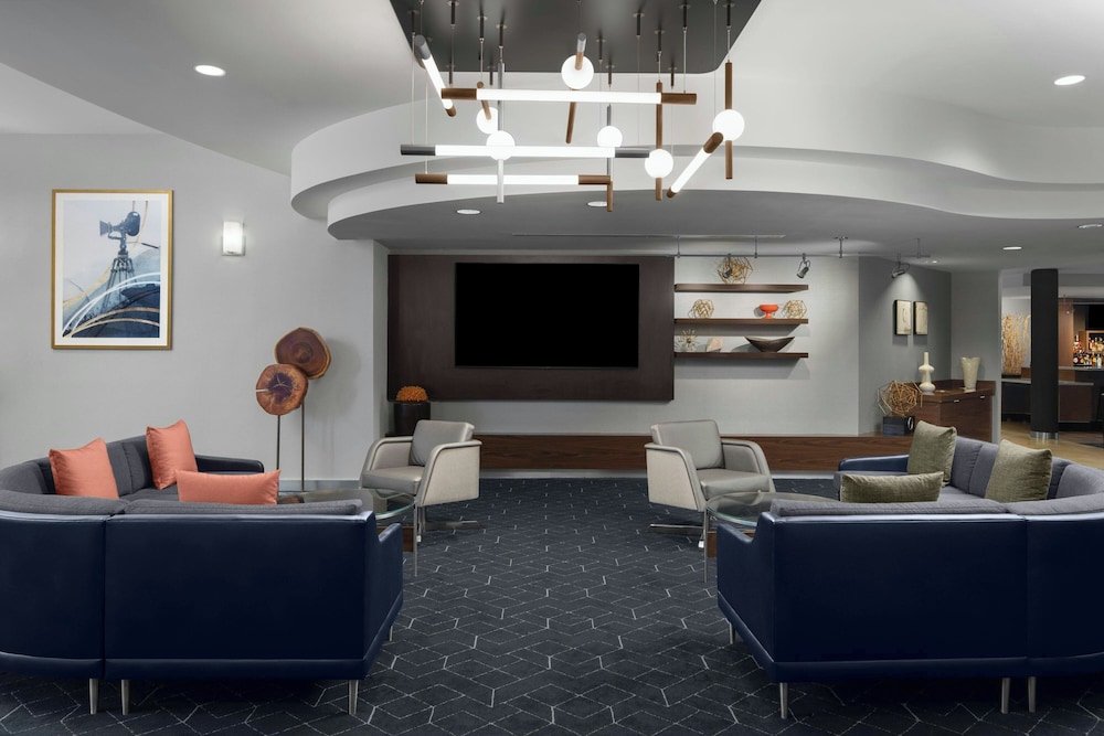 Courtyard by Marriott Los Angeles Burbank Airport - photo 3