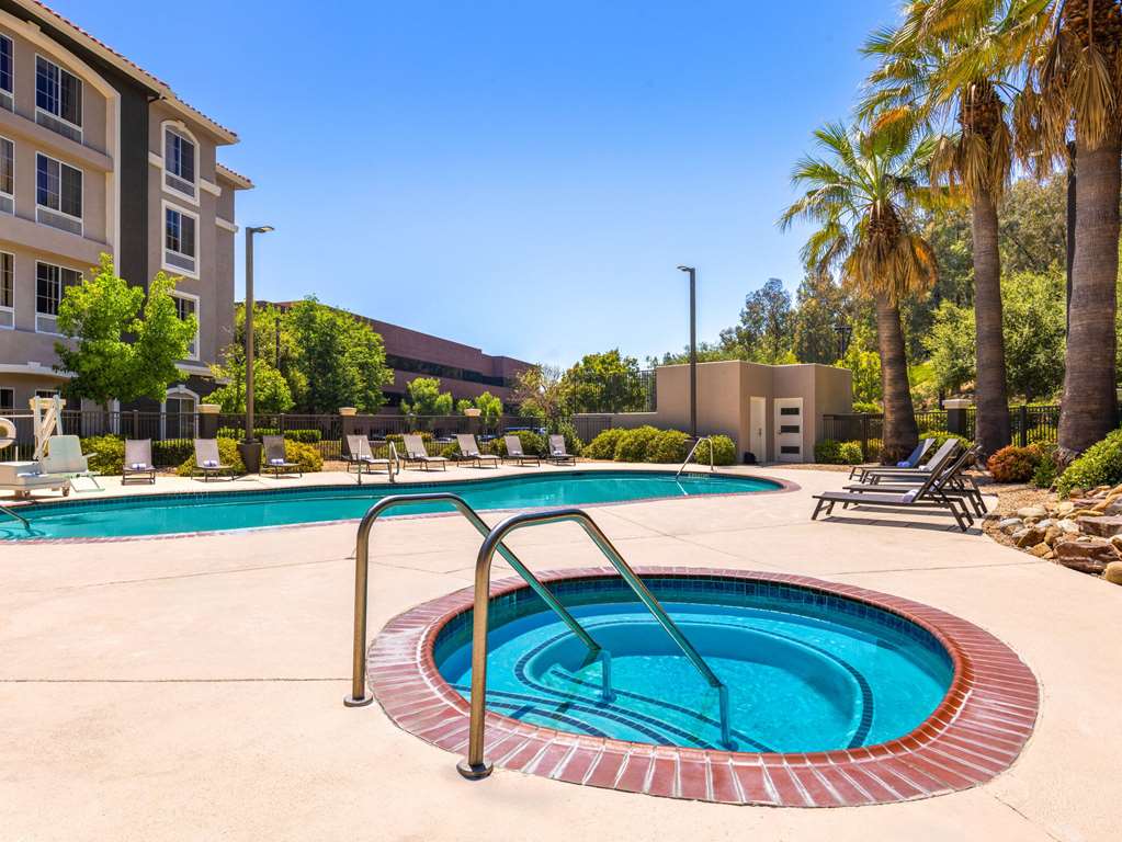 La Quinta Inn & Suites by Wyndham Santa Clarita Valencia - photo 7