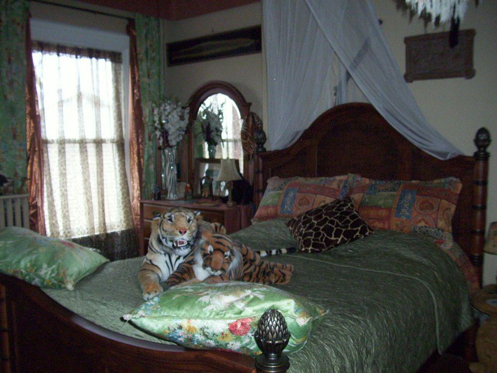 Flo's Hideaway - photo 3