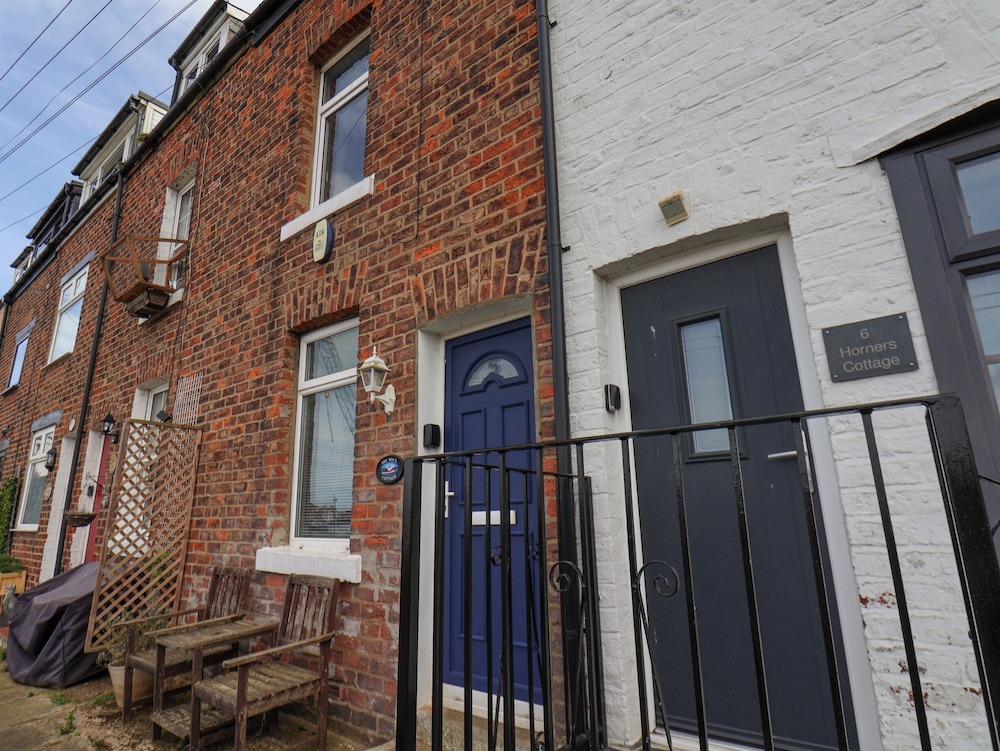 Dry Dock Cottage — 4-Star Luxury Hotel in Whitby, United Kingdom