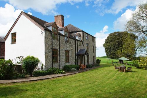 Maes Mared - carbon neutral hotel in Denbigh