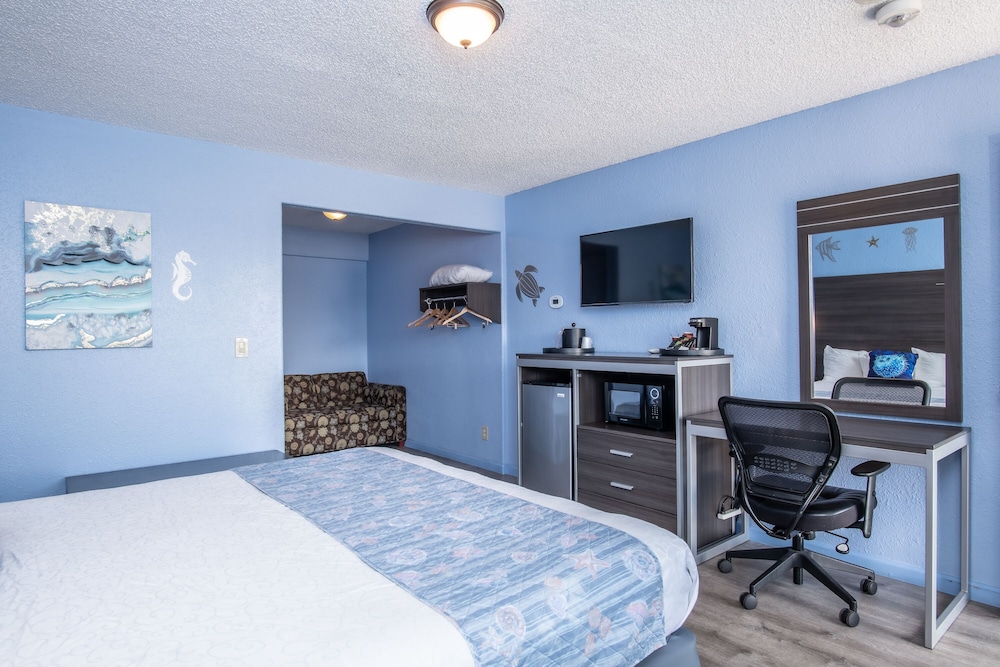 Aqua Breeze Inn - photo 15