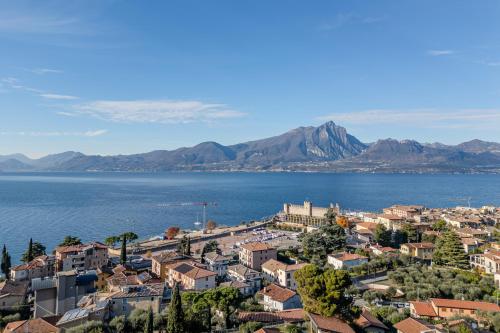 Santa Croce Apartments — 4-Star Luxury Hotel in Torri Del Benaco, Italy