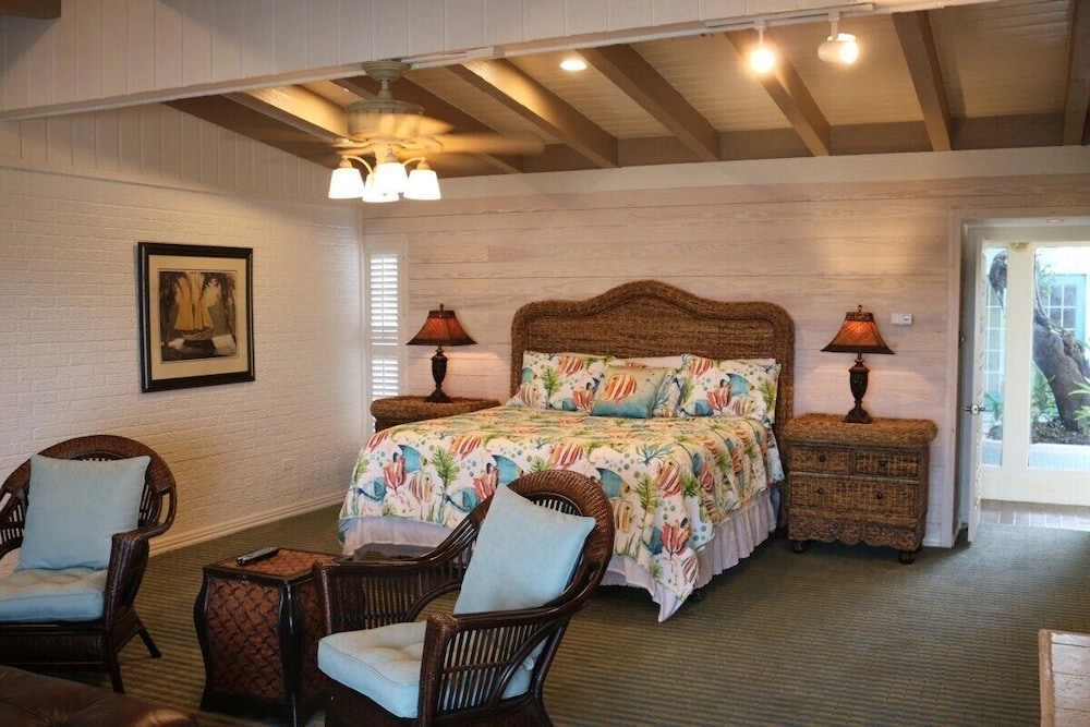 Pelican Bay Resort - photo 12