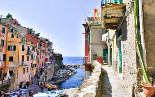 Casa Elisa — 4-Star Luxury Hotel in Riomaggiore, Italy