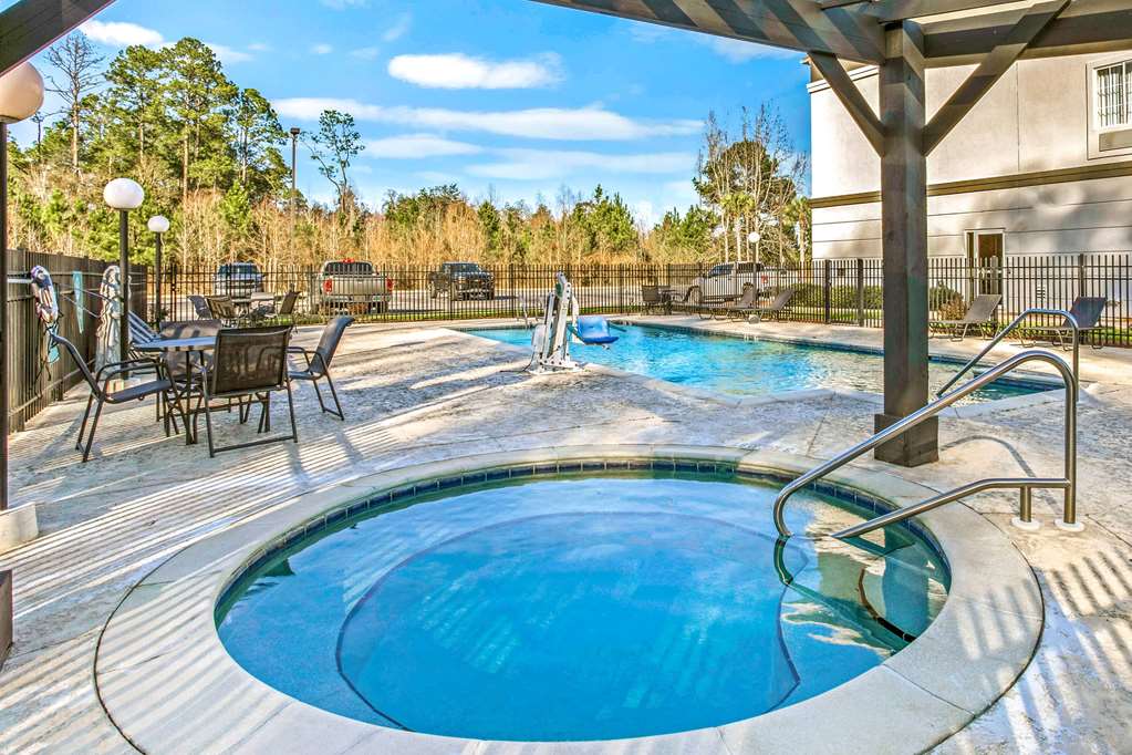 La Quinta Inn & Suites by Wyndham Mobile Satsuma Saraland - photo 10