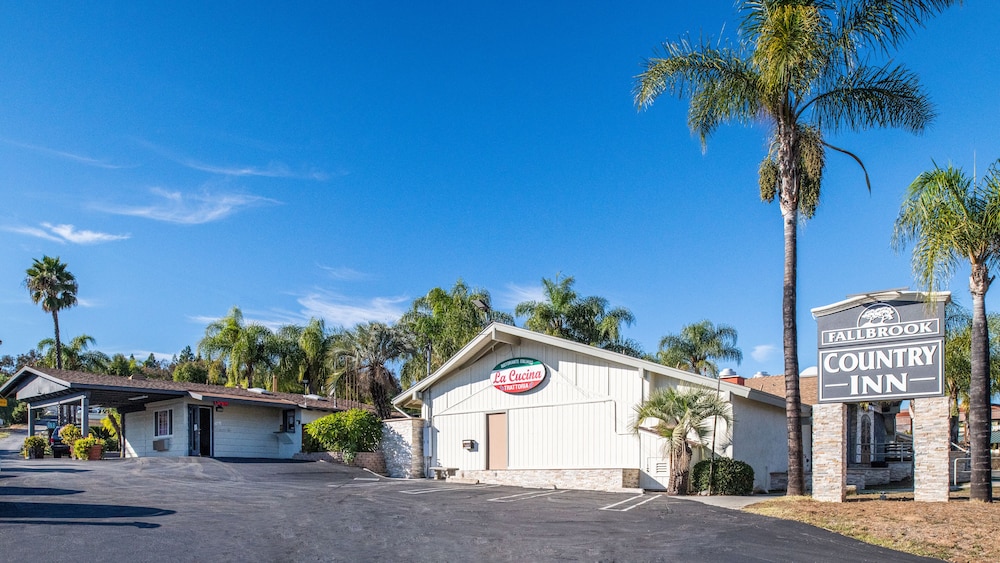 Fallbrook Country Inn - photo 13