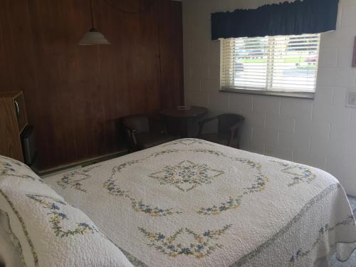 Belaire Motel - photo 30