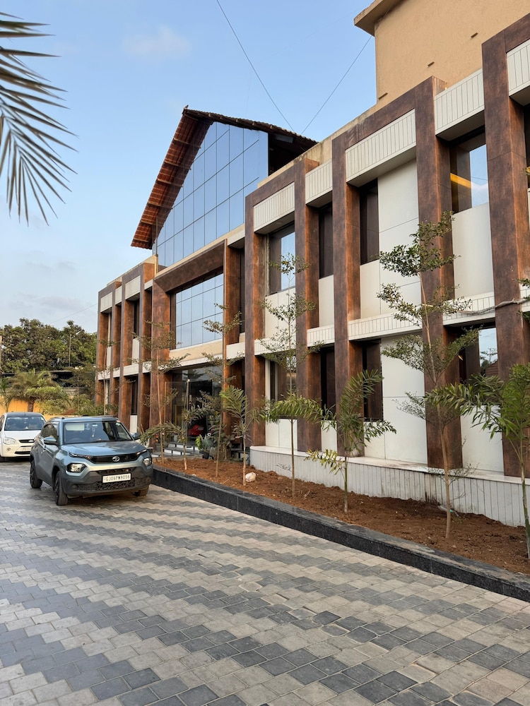 Hotel Prince Garden Daman in Daman, India