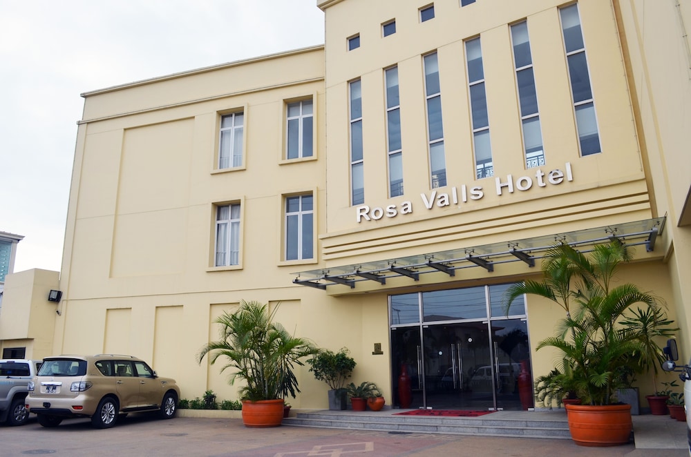 Rosa Valls Hotel in Luanda, Angola
