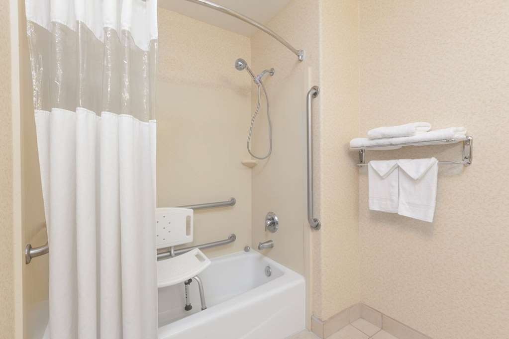 Howard Johnson By Wyndham Bakersfield CA - photo 9