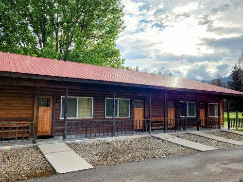 Southfork Lodge Riverside Inn - photo 7