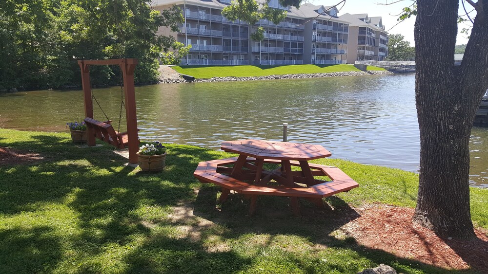 Lake Breeze Resort - photo 136