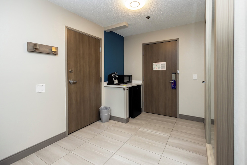 Holiday Inn Express Hotel and Suites Marysville by IHG - photo 30