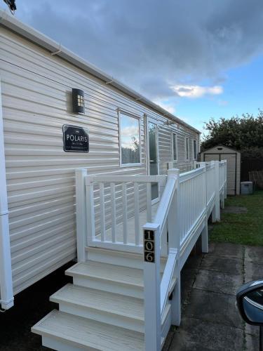 Lily's caravan - carbon neutral hotel in Unknown City