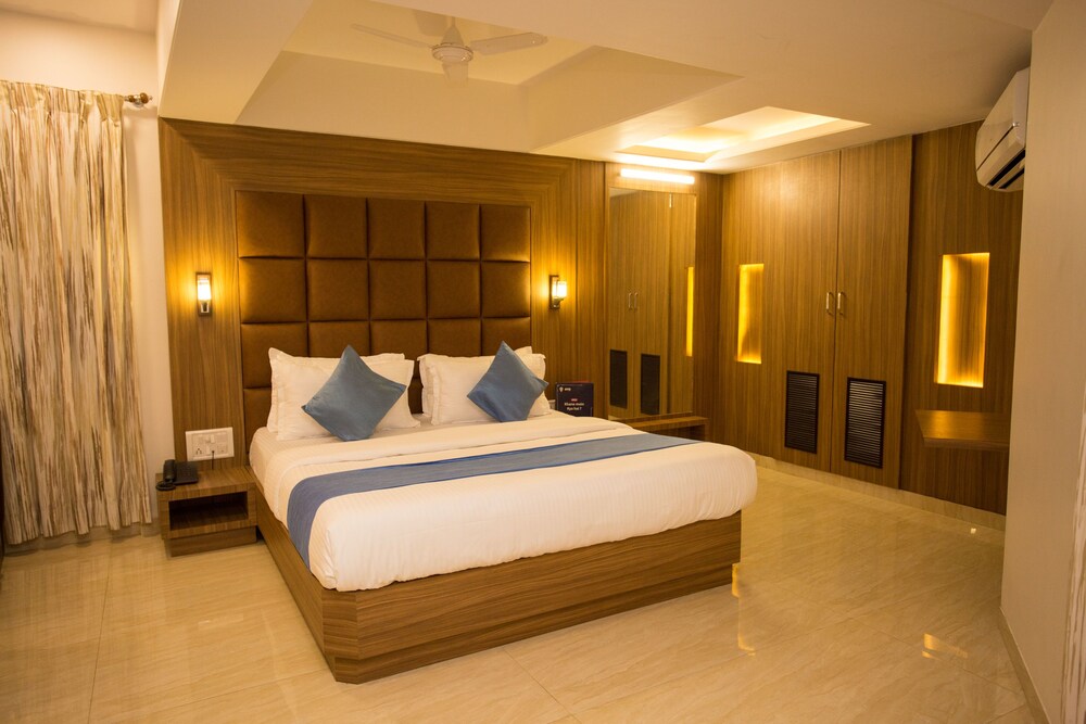 Oyo 8850 J K Regency - last minute hotel in Mumbai