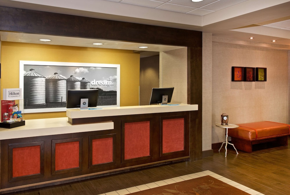 Hampton Inn & Suites N. Ft. Worth Alliance Airport - photo 7