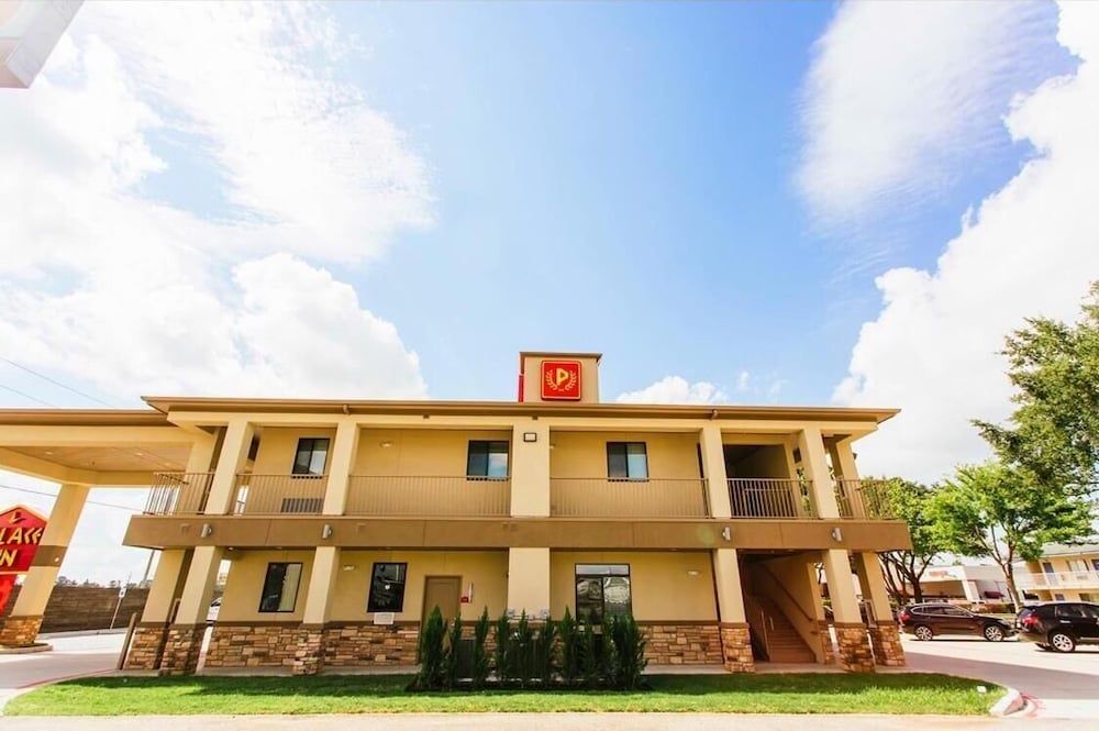 Palace Inn Conroe - photo 43