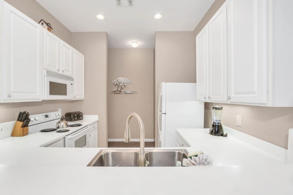 3 Bed In Resort Close To Disney 3 Bedroom Condo - photo 11