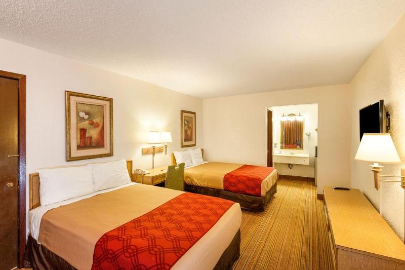 Econo Lodge Airport I 35 North - photo 10